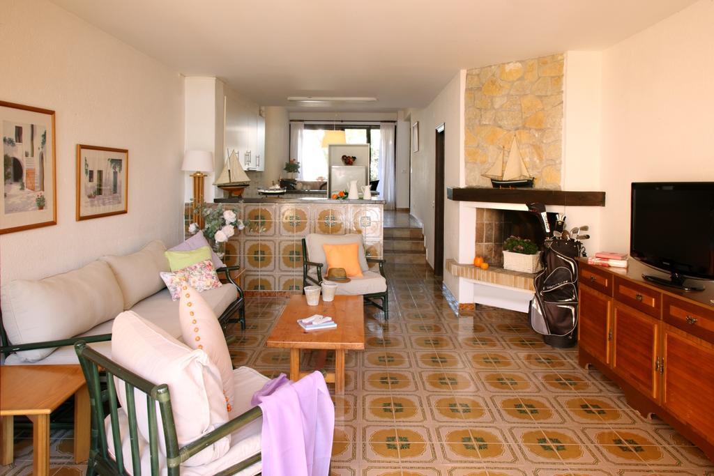 Casa Adosada En Pals Playa By Apartaments Golf Room photo